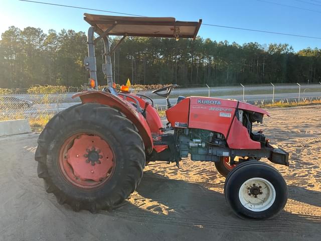 Image of Kubota M6040 equipment image 3