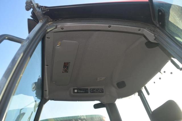 Image of Kubota M6060 equipment image 4