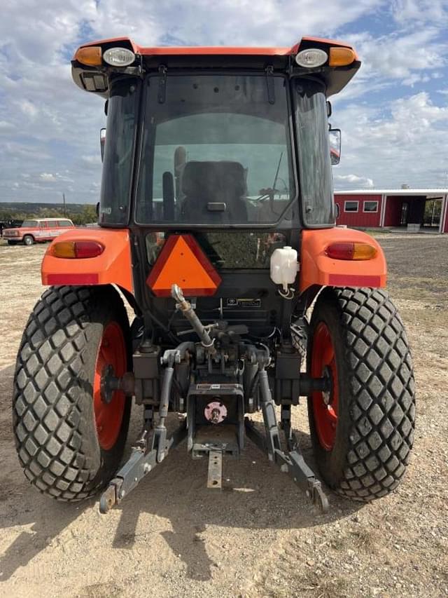 Image of Kubota M6060 equipment image 3