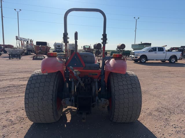 Image of Kubota M6060D equipment image 4