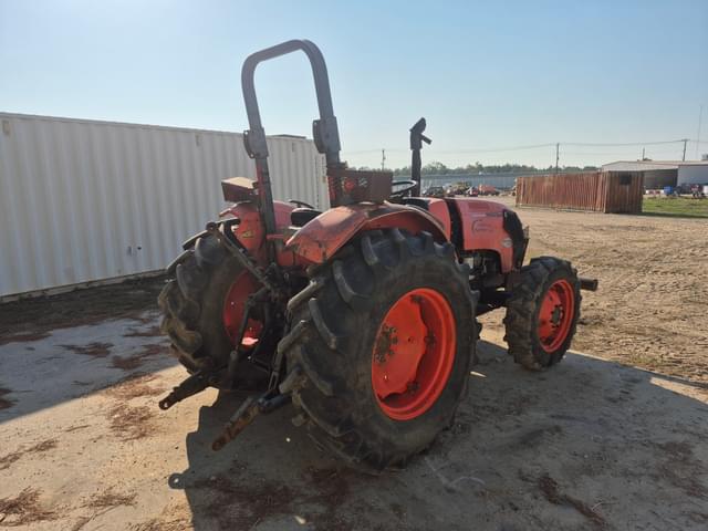 Image of Kubota M6060 equipment image 4
