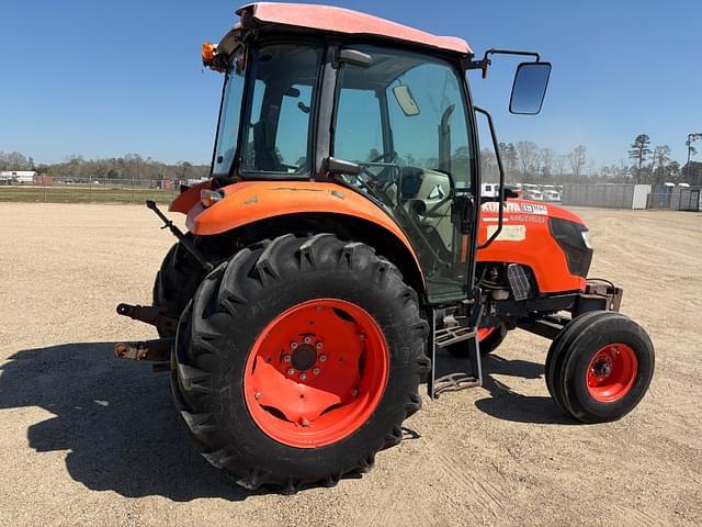 Image of Kubota M6060 equipment image 3