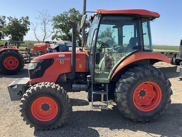 Image of Kubota M6060 equipment image 4