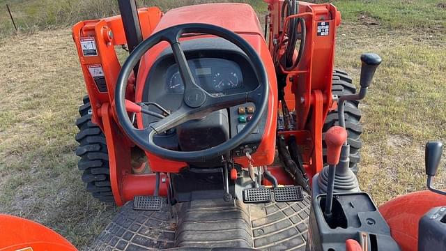 Image of Kubota M6060 equipment image 4