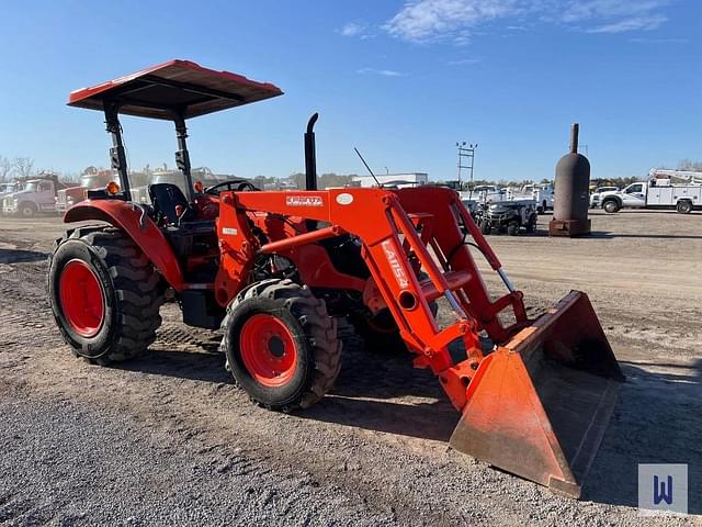 Image of Kubota M6060D equipment image 3