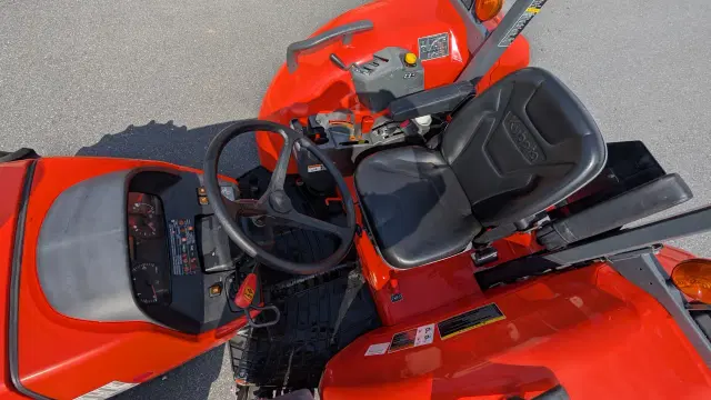 Image of Kubota M6060HD equipment image 3