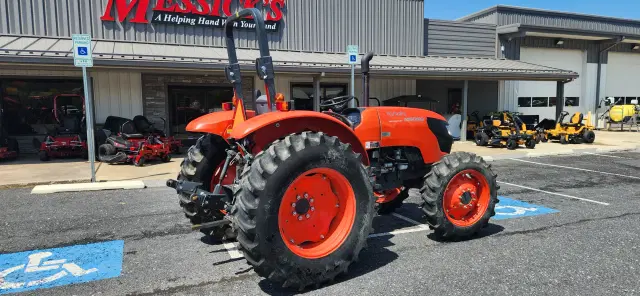 Image of Kubota M6060HD equipment image 1
