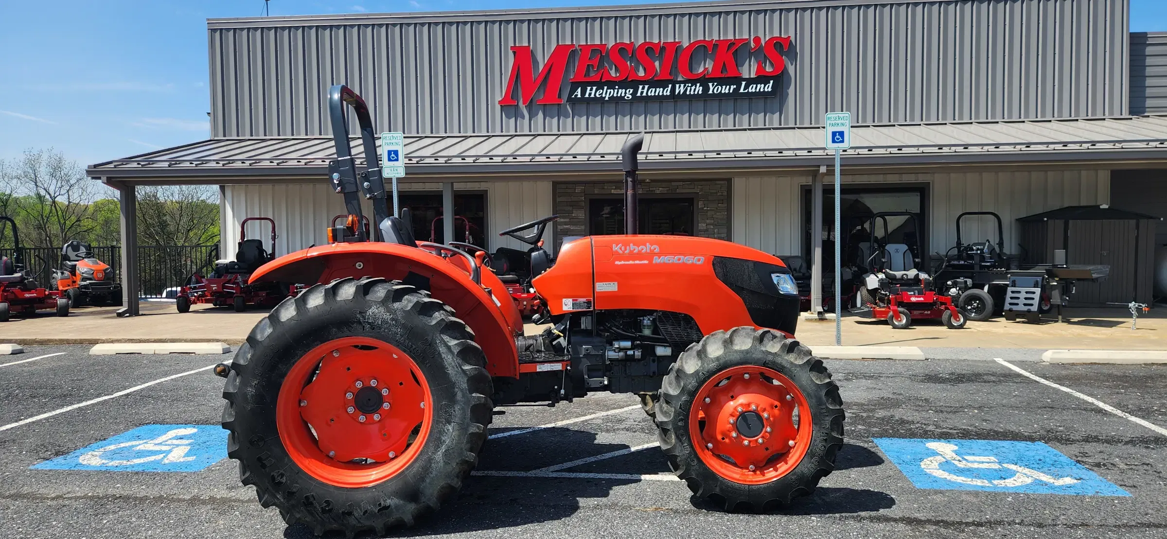 Kubota M6060HD Equipment Image0