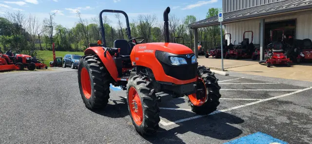 Image of Kubota M6060HD equipment image 3