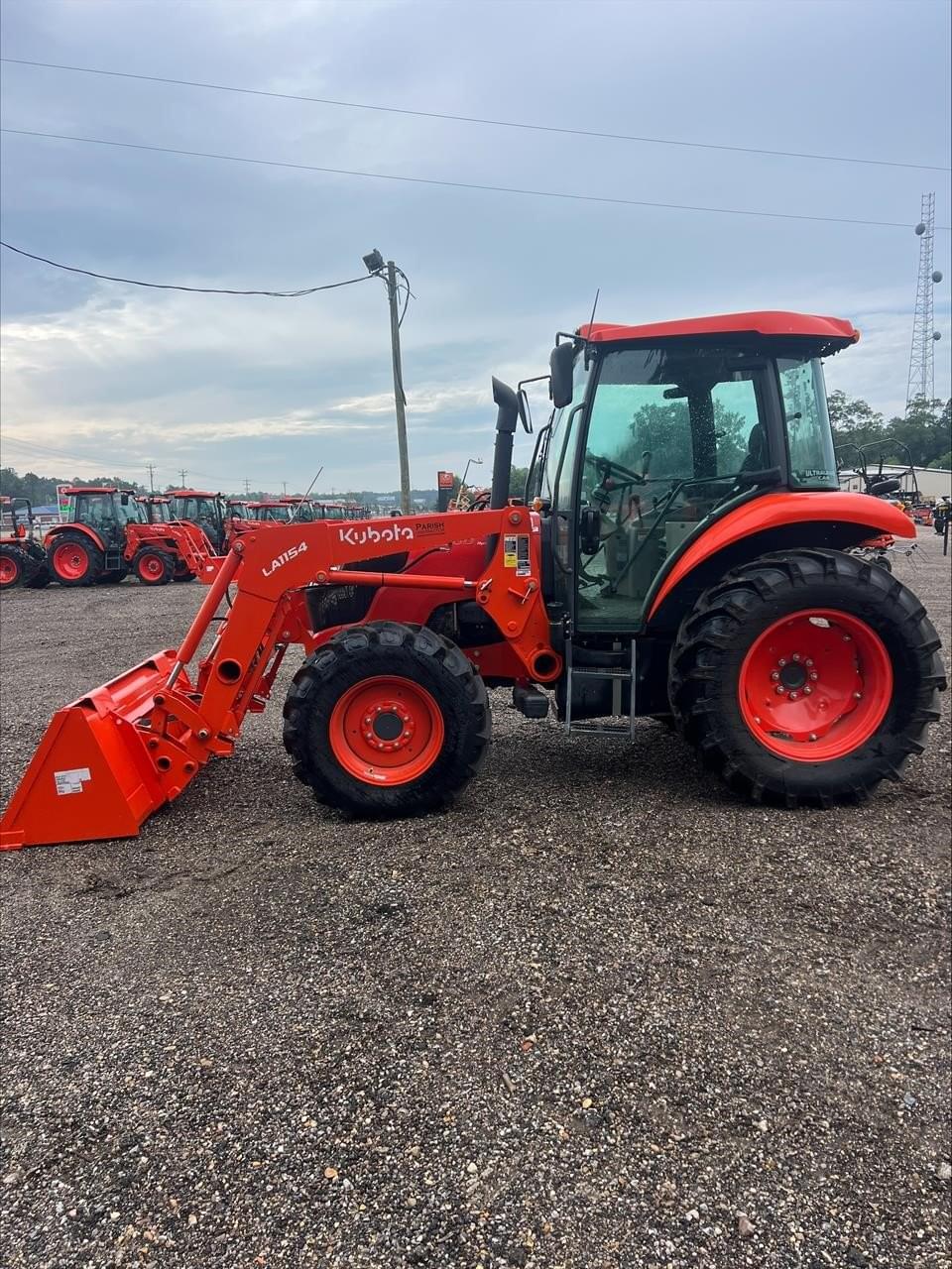 Image of Kubota M6060 Image 0