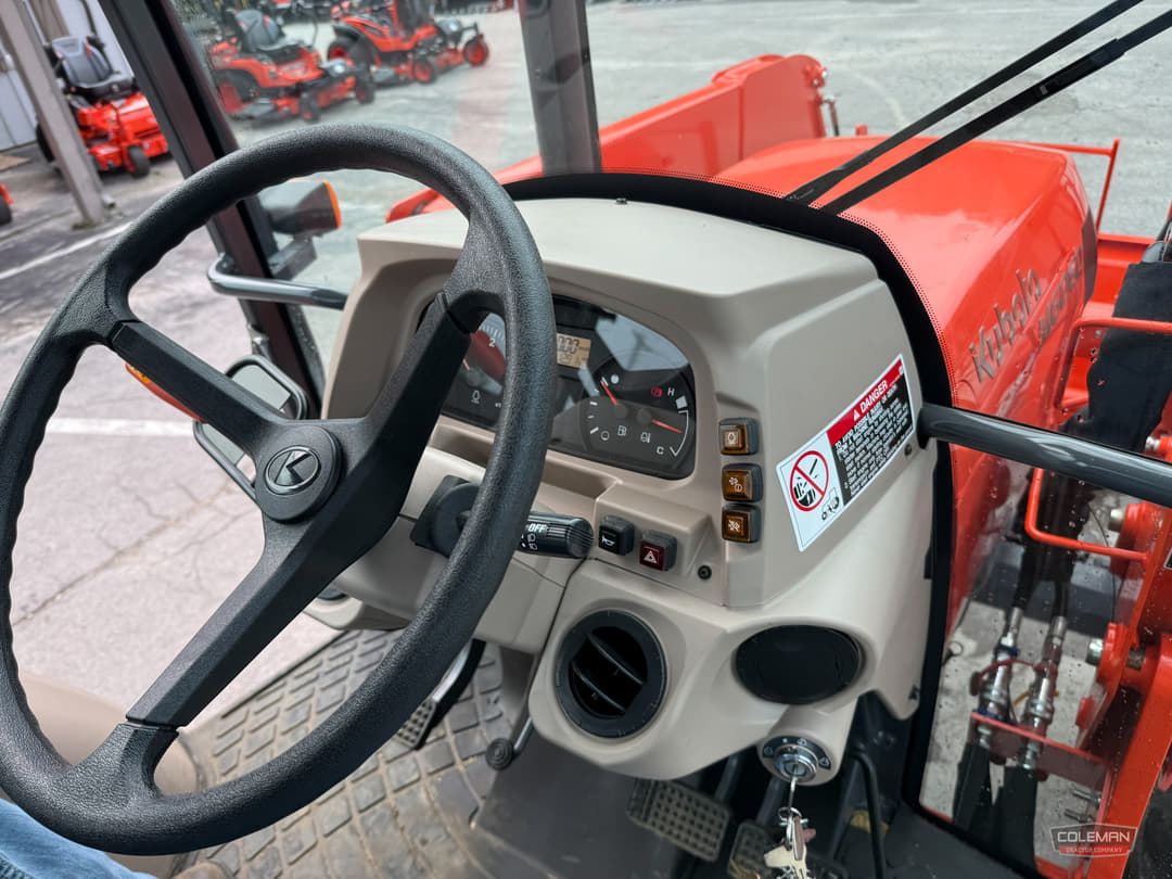 Image of Kubota M6060HDC Image 1