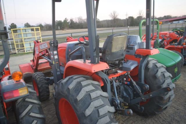 Image of Kubota M62 equipment image 1