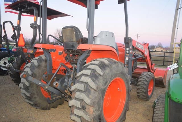Image of Kubota M62 equipment image 2