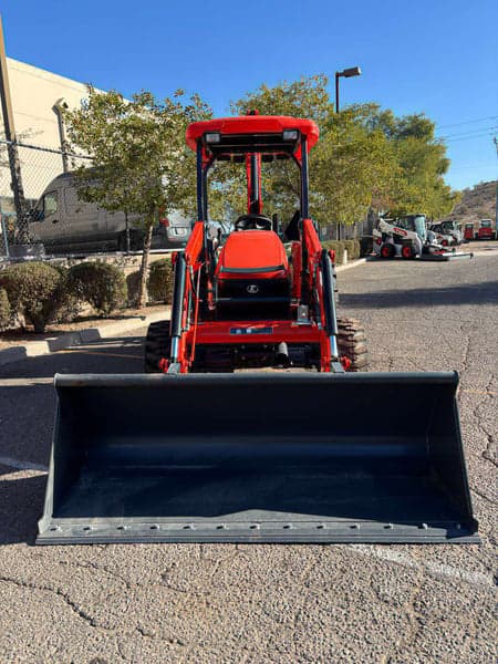 Image of Kubota M62 equipment image 2