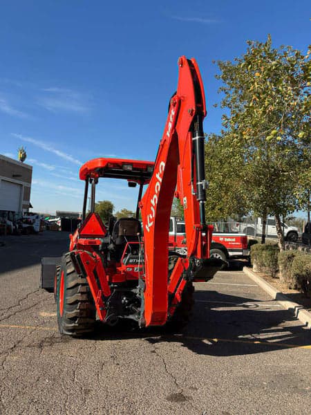 Image of Kubota M62 equipment image 3