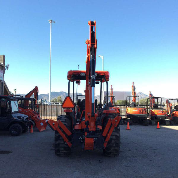 Image of Kubota M62 equipment image 3