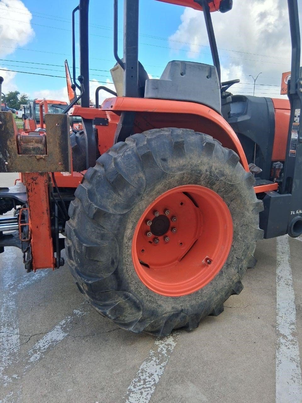 2020 Kubota M62 Equipment Image0