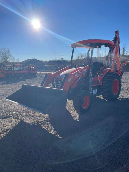 Image of Kubota M62 equipment image 1