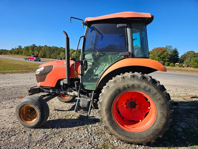 Image of Kubota M6060 equipment image 3