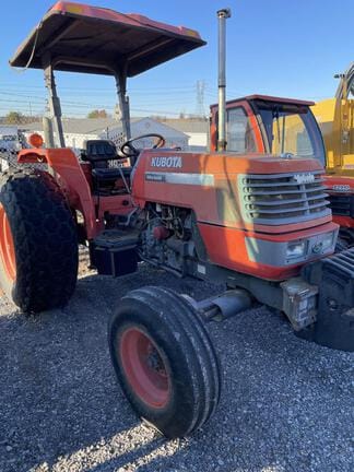 Main image Kubota M6800