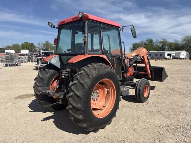 Image of Kubota M6800 equipment image 4