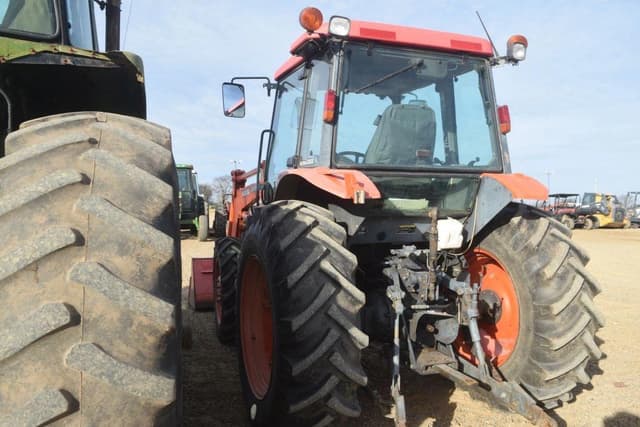 Image of Kubota M6800 equipment image 1