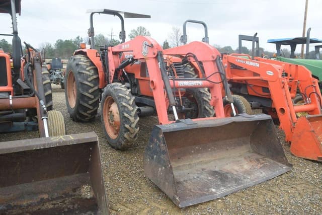 Image of Kubota M6800 equipment image 3