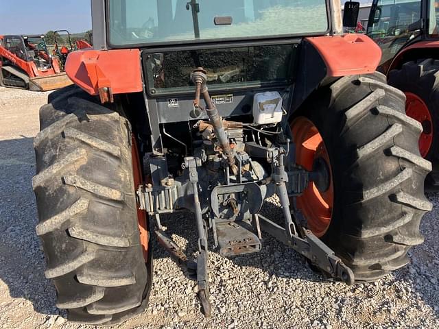 Image of Kubota M6800 equipment image 4