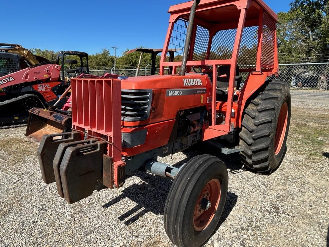 Kubota M6800 Equipment Image0