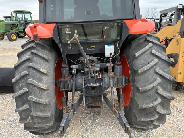 Image of Kubota M6800 equipment image 4