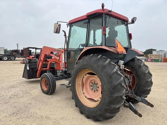 Image of Kubota M6800 equipment image 2