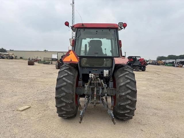 Image of Kubota M6800 equipment image 4