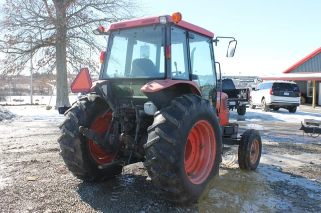 Image of Kubota M6800 equipment image 4