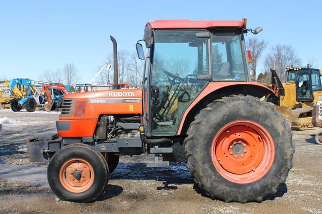 Image of Kubota M6800 equipment image 1