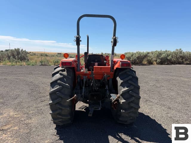 Image of Kubota M6800 equipment image 3