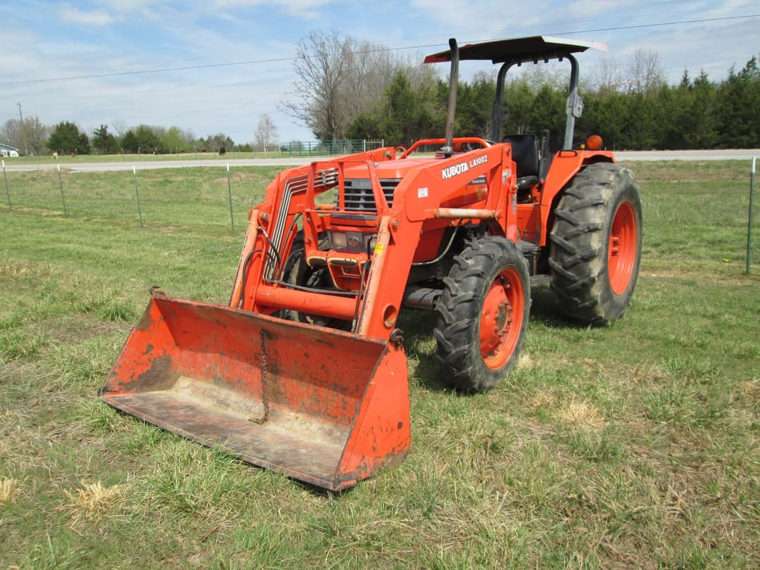 Image of Kubota M6800 Primary image