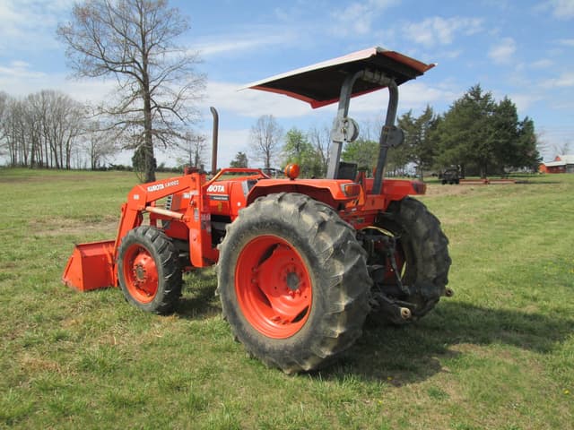 Image of Kubota M6800 equipment image 3