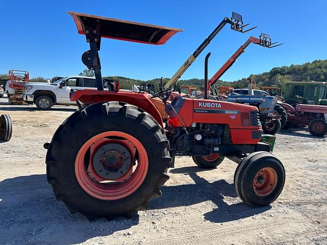 Image of Kubota M6800 equipment image 2