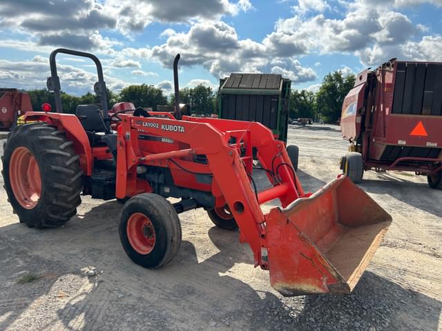 Image of Kubota M6800 equipment image 3