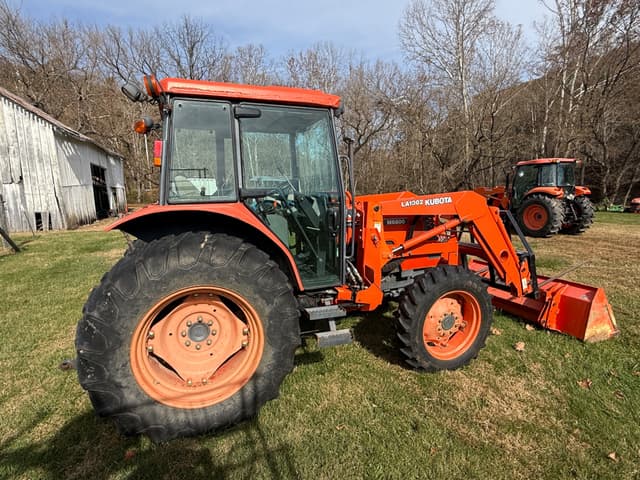 Image of Kubota M6800 equipment image 2