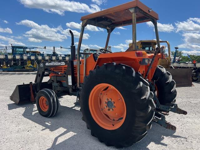 Image of Kubota M6950 equipment image 2