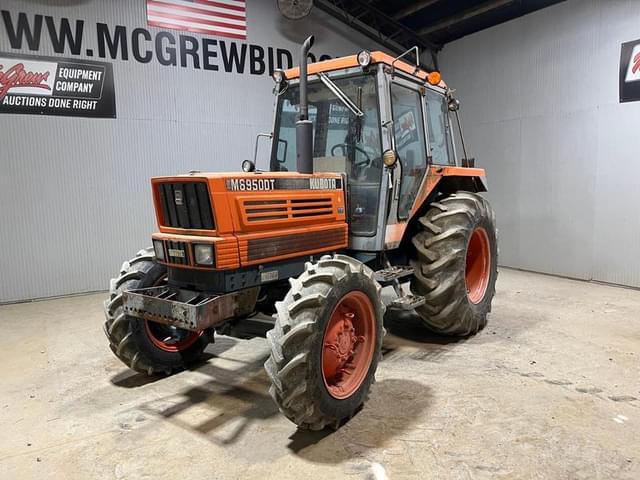 Image of Kubota M6950 equipment image 1