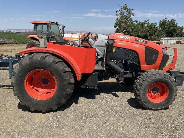 Image of Kubota M6L-111 equipment image 1