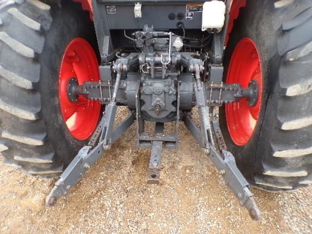 Image of Kubota M6S-111 equipment image 4