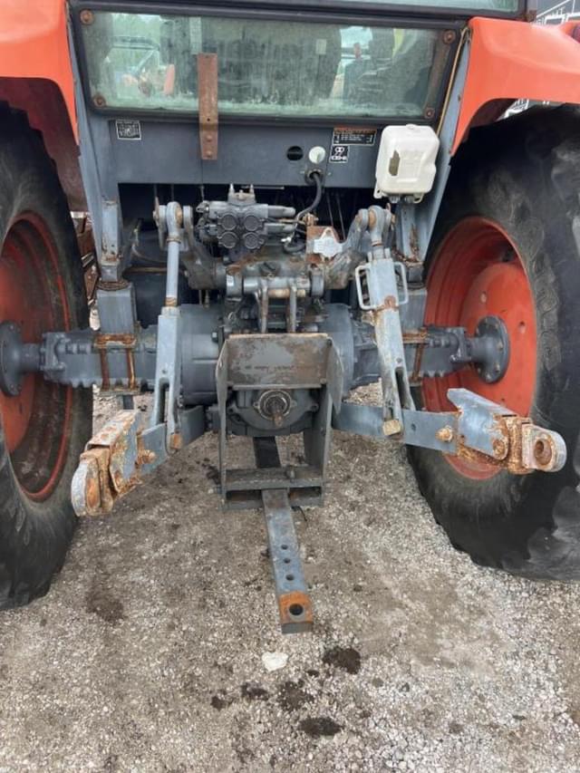 Image of Kubota M6S-111 equipment image 2