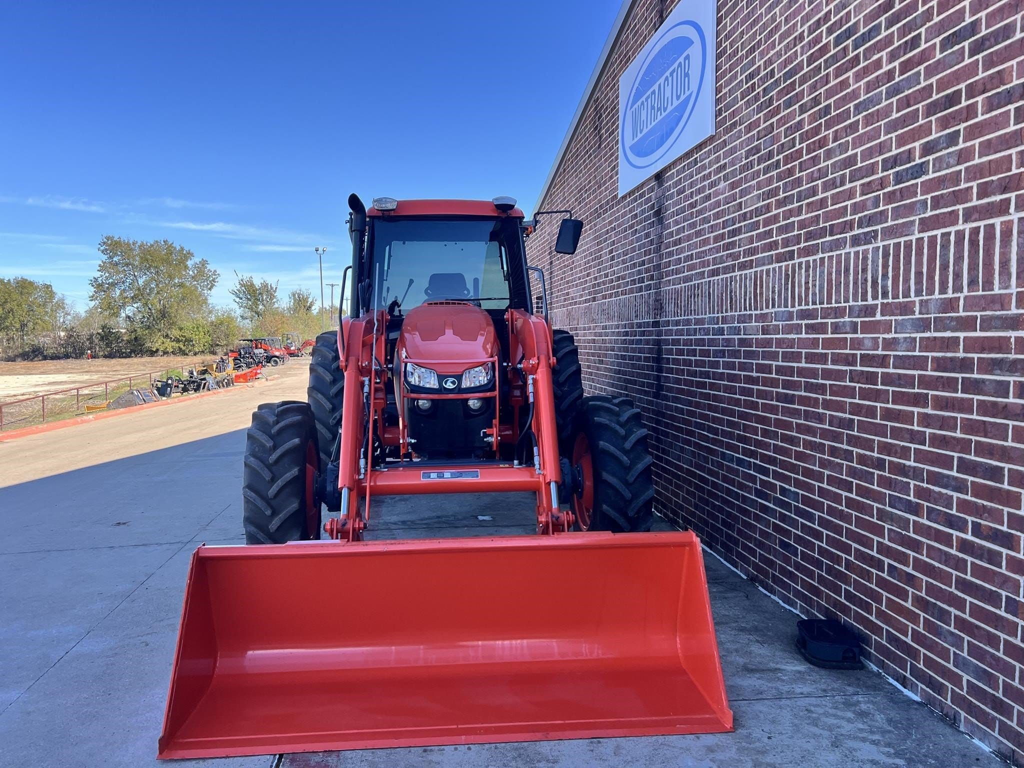 2024 Kubota M6S-111SHDC Equipment Image0