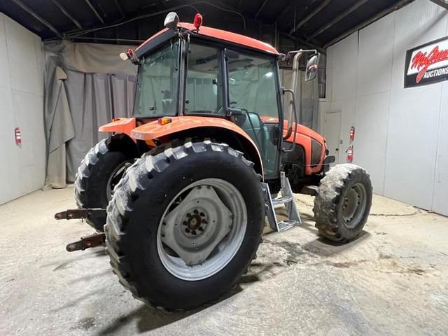 Image of Kubota M6S-111 equipment image 4