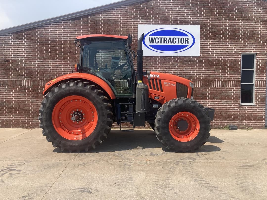 Image of Kubota M7.151 Premium Image 1