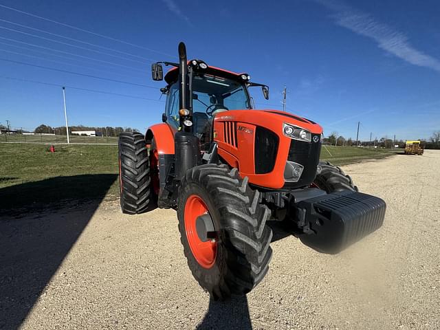 Image of Kubota M7.152 Deluxe equipment image 3