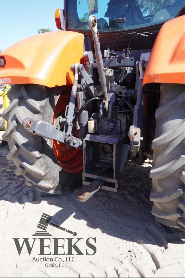 Image of Kubota M7.152 Deluxe equipment image 4